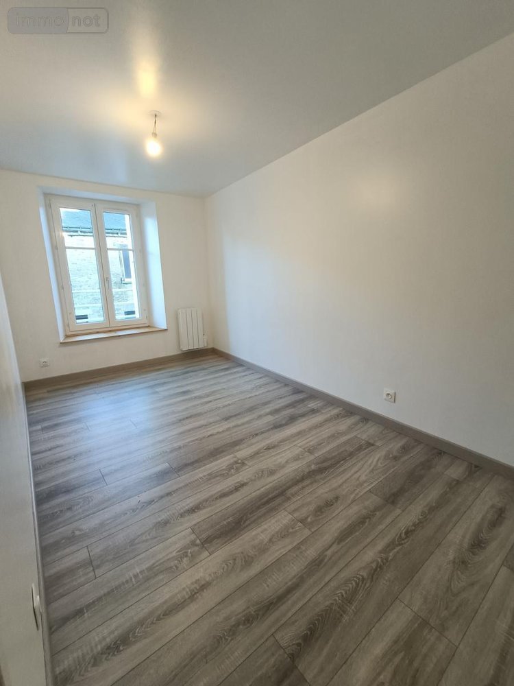 Location maison Plémet 22210 Côtes-d'Armor 75 m2  750 euros