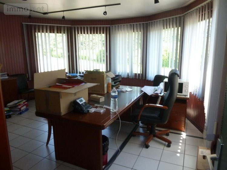 Location fonds et murs commerciaux Féchain 59247 Nord 1500 m2  6448 euros
