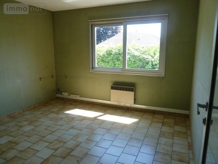 Location fonds et murs commerciaux Féchain 59247 Nord 1500 m2  6448 euros