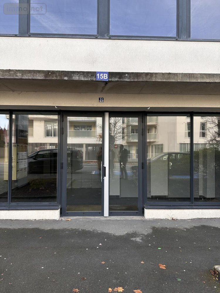 Fonds et murs commerciaux a vendre Séné 56860 Morbihan 104 m2  229000 euros
