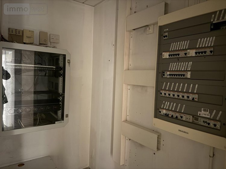 Immeuble a vendre Le May-sur-Èvre 49122 Maine-et-Loire 250 m2  83840 euros