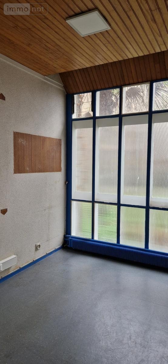 Fonds et murs commerciaux a vendre Pontivy 56300 Morbihan 107 m2  122652 euros