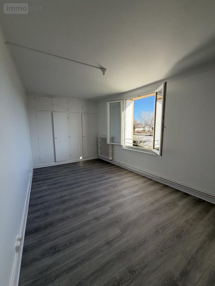 Location appartement Pierrelatte 26700 Drôme 81 m2 3 pièces 670 euros