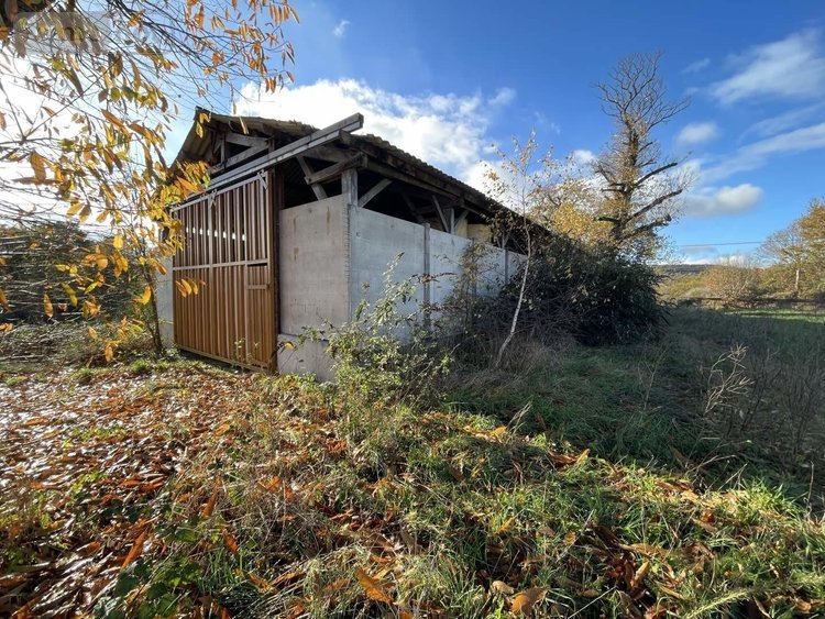 Maison a vendre Vitrac 15220 Cantal 200 m2  233200 euros