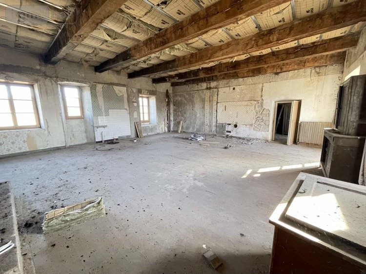 Maison a vendre Vitrac 15220 Cantal 200 m2  233200 euros