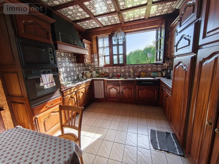 Maison a vendre Montsalvy 15120 Cantal 210 m2 8 pièces 332800 euros