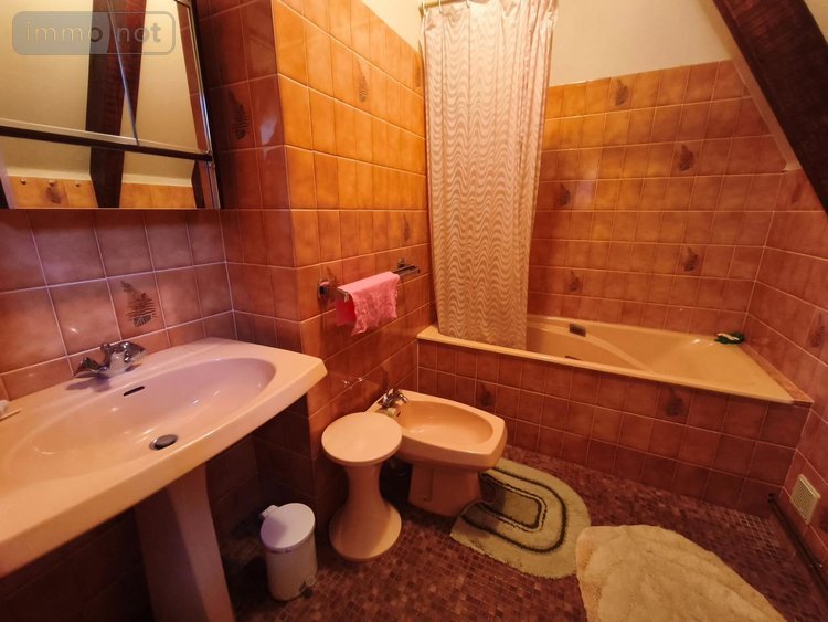 Maison a vendre Montsalvy 15120 Cantal 210 m2 8 pièces 332800 euros