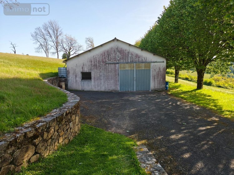 Maison a vendre Montsalvy 15120 Cantal 210 m2 8 pièces 332800 euros