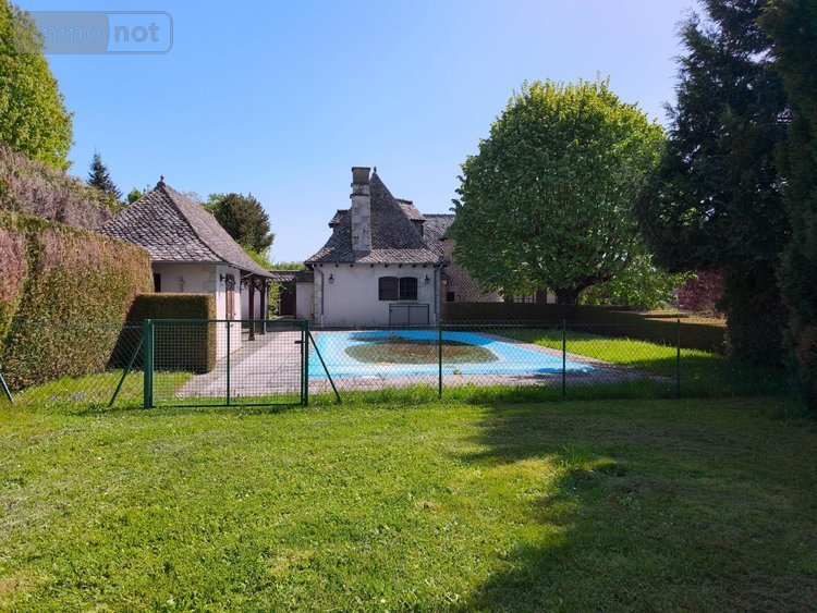 Maison a vendre Montsalvy 15120 Cantal 210 m2 8 pièces 299730 euros