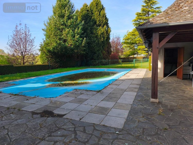 Maison a vendre Montsalvy 15120 Cantal 210 m2 8 pièces 332800 euros