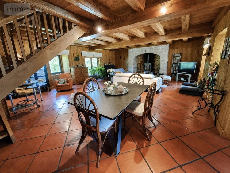 Maison a vendre Arpajon-sur-Cère 15130 Cantal 131 m2 4 pièces 309000 euros