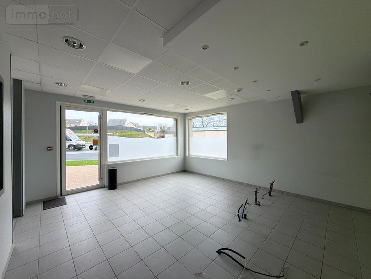 Fonds et murs commerciaux a vendre Bricquebec-en-Cotentin 50260 Manche 266 m2  220800 euros