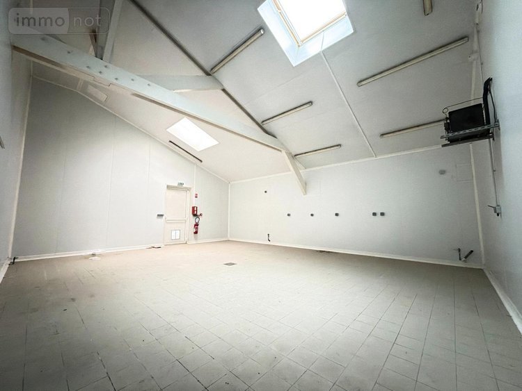 Fonds et murs commerciaux a vendre Bricquebec-en-Cotentin 50260 Manche 266 m2  220800 euros