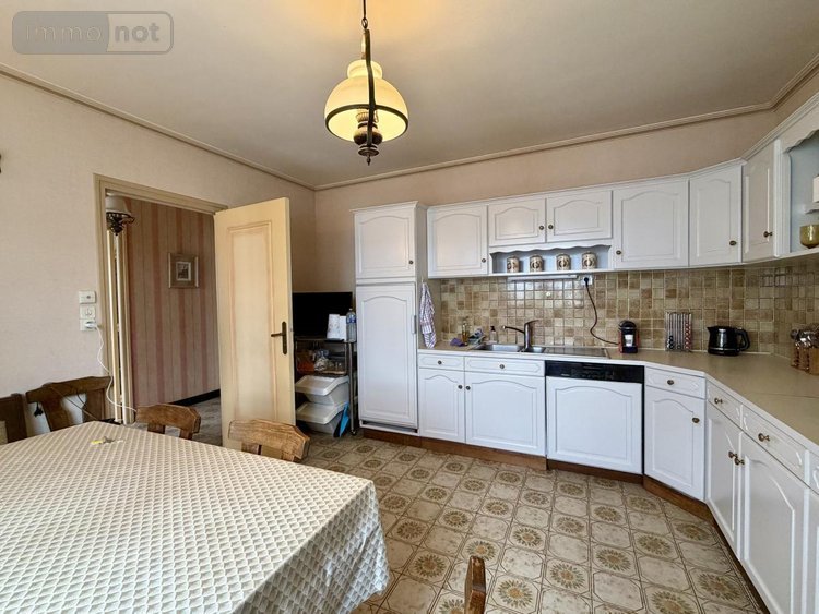 Maison a vendre Plougonven 29640 Finistère 142 m2 8 pièces 231880 euros