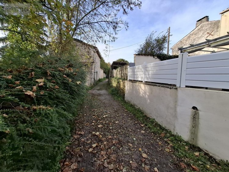 Maison a vendre Port-d'Envaux 17350 Charente-Maritime 104 m2 6 pièces 199348 euros