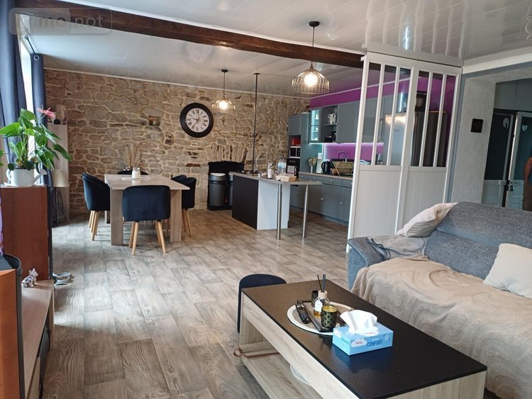 Fonds et murs commerciaux a vendre Priziac 56320 Morbihan 216 m2  231160 euros