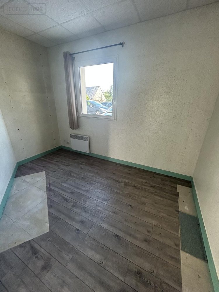 Fonds et murs commerciaux a vendre Hillion 22120 Côtes-d'Armor 130 m2  275600 euros