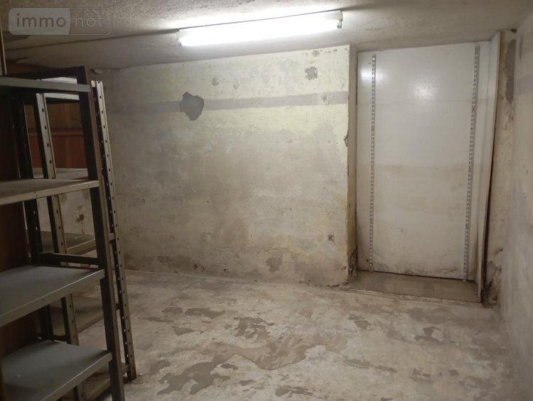 Location fonds et murs commerciaux Bourg-en-Bresse 01000 Ain 58 m2  741 euros