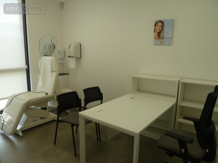 Location fonds et murs commerciaux Cambrai 59400 Nord 155 m2  687 euros