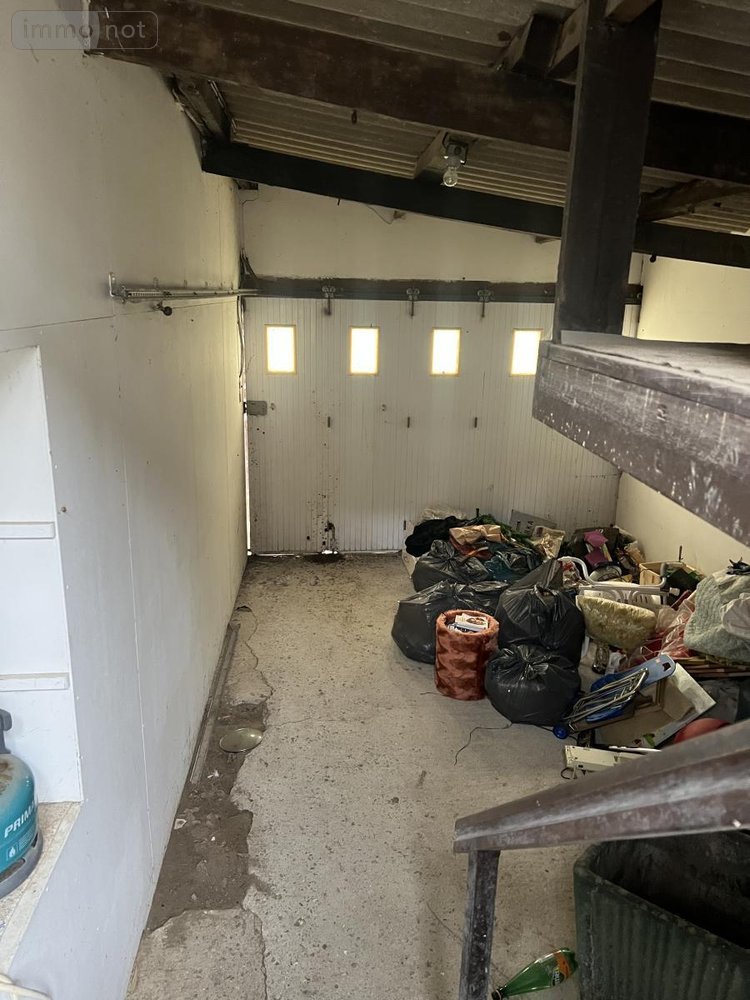 Immeuble a vendre Guingamp 22200 Côtes-d'Armor 165 m2  227360 euros