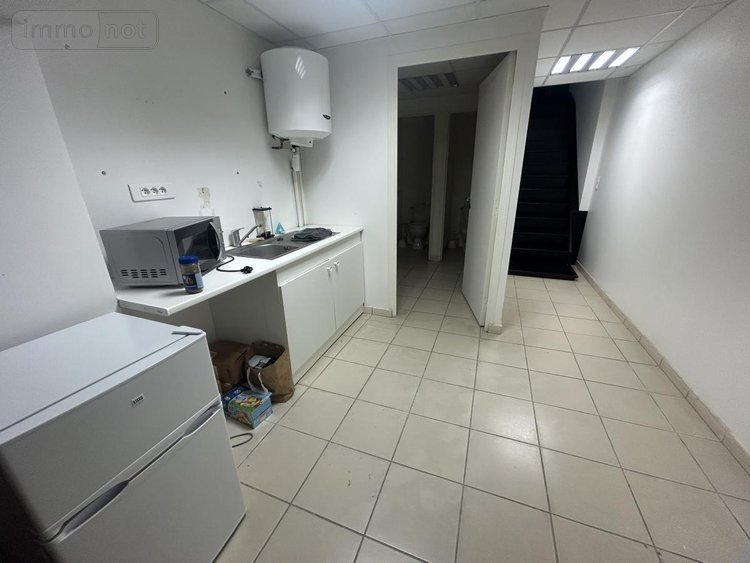 Location fonds et murs commerciaux Cambrai 59400 Nord 18 m2  562 euros