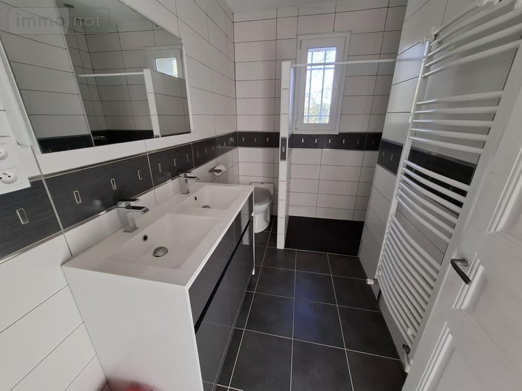 Maison a vendre Saintes 17100 Charente-Maritime 57 m2 3 pièces 178364 euros