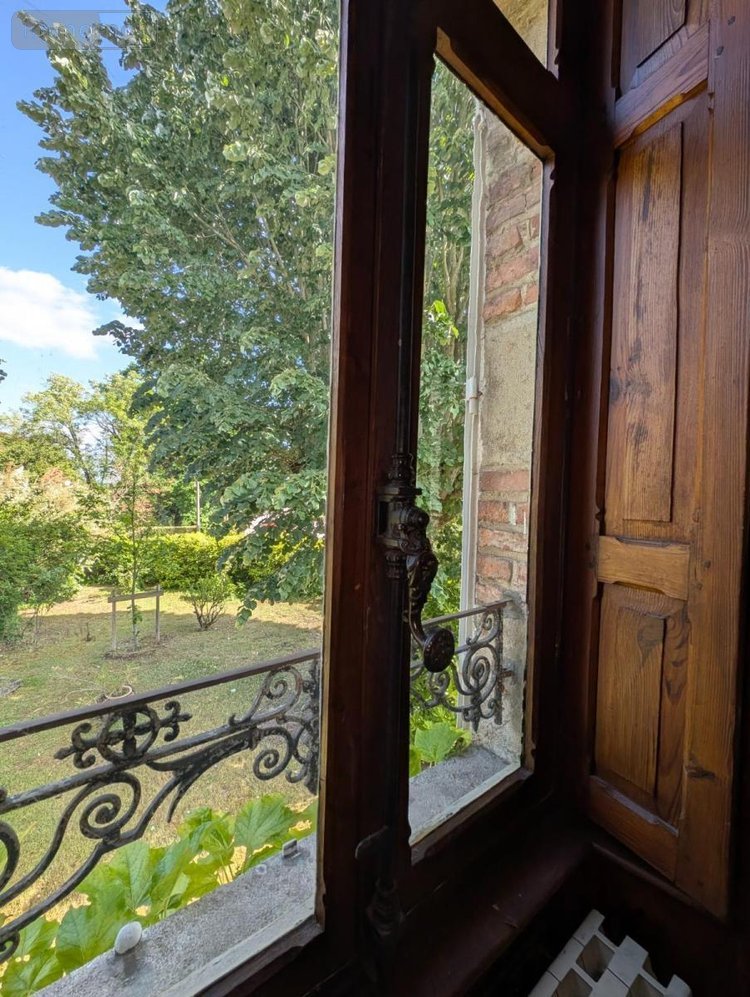 Maison a vendre Broût-Vernet 03110 Allier 365 m2 13 pièces 298680 euros