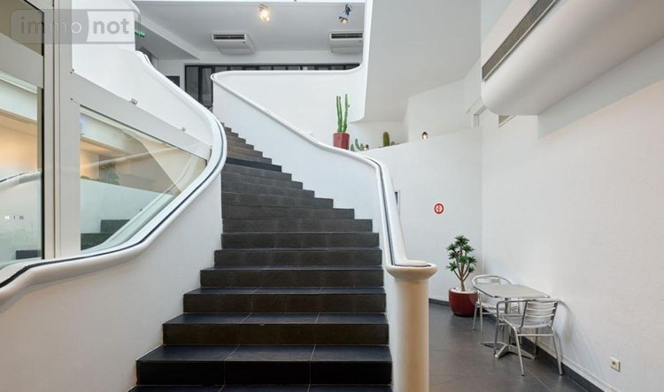 Immeuble a vendre Paris 17e arrondissement 75017 Paris 1096 m2  7900000 euros