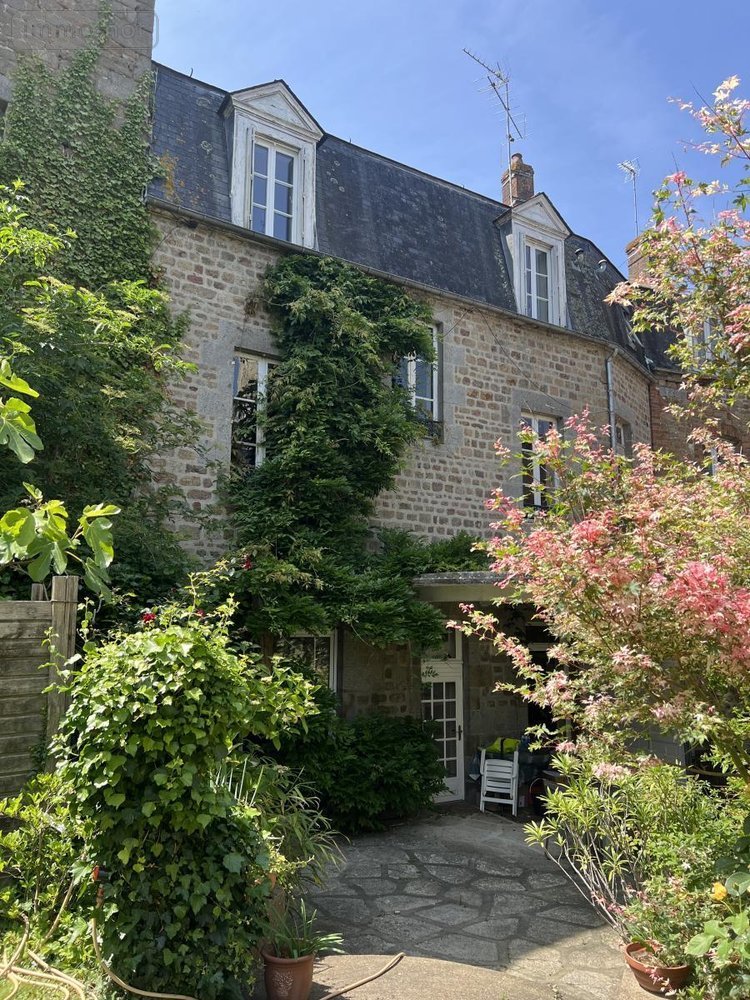 Maison a vendre La Ferté Macé 61600 Orne 260 m2 10 pièces 199000 euros