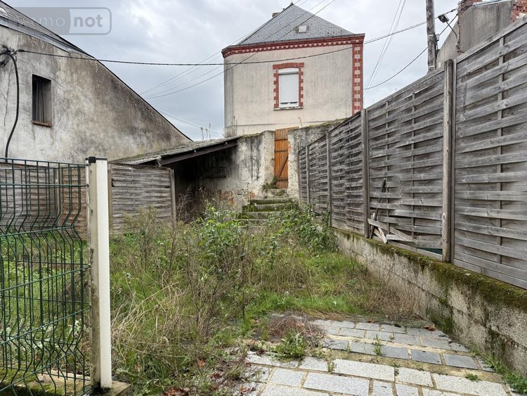Immeuble a vendre Chemillé-en-Anjou 49120 Maine-et-Loire 210 m2  209600 euros