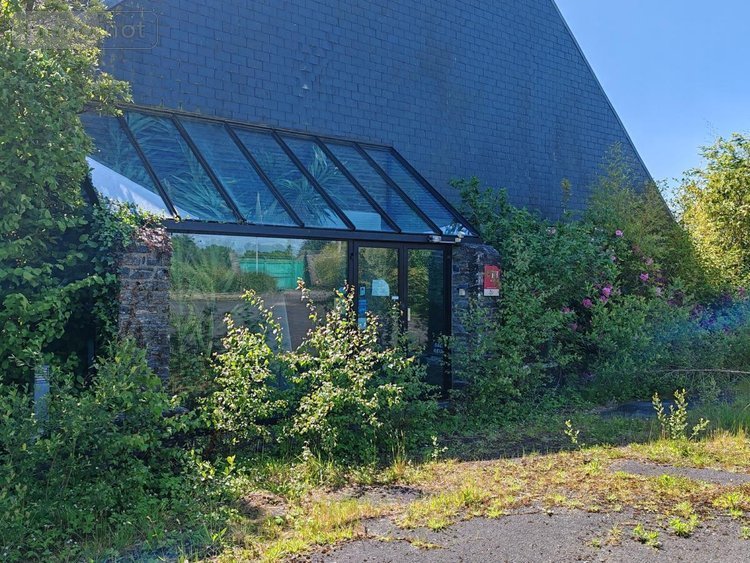 Immeuble a vendre Plounéour-Ménez 29410 Finistère 800 m2  263500 euros