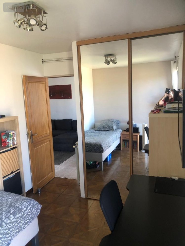 Appartement a vendre Aubagne 13400 Bouches-du-Rhône 75 m2 5 pièces 199000 euros