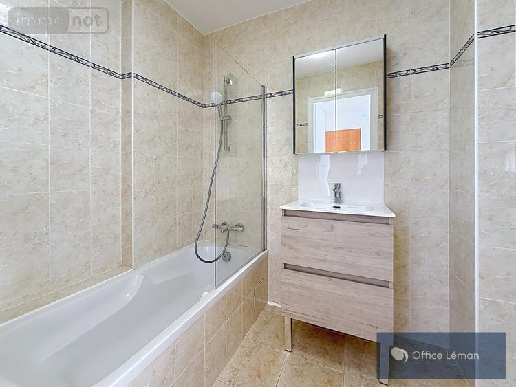 Appartement a vendre Divonne-les-Bains 01220 Ain 66 m2 4 pièces 335000 euros