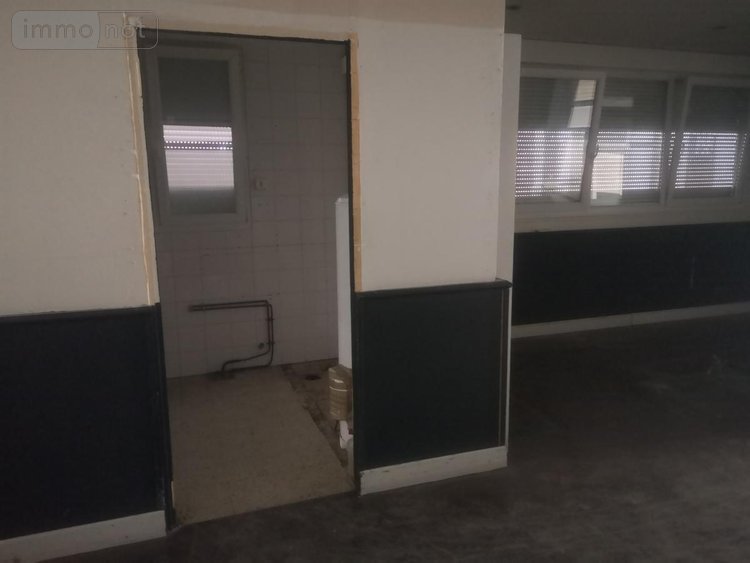 Location fonds et murs commerciaux Cambrai 59400 Nord 138 m2  1100 euros