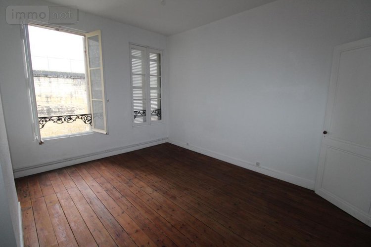 Immeuble a vendre Saintes 17100 Charente-Maritime 85 m2  236070 euros