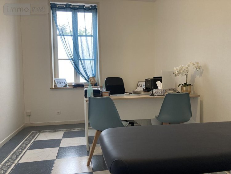 Location fonds et murs commerciaux Abbeville 80100 Somme 50 m2  715 euros