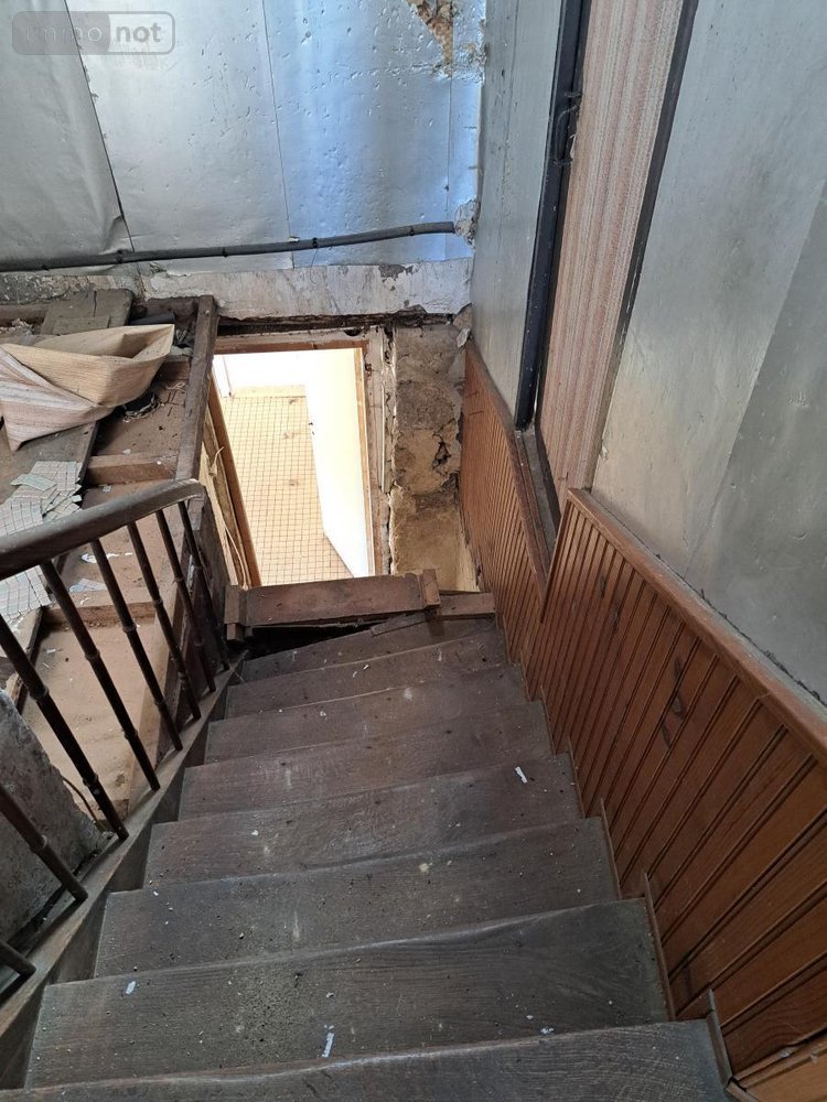 Immeuble a vendre Tennie 72240 Sarthe 160 m2  73500 euros