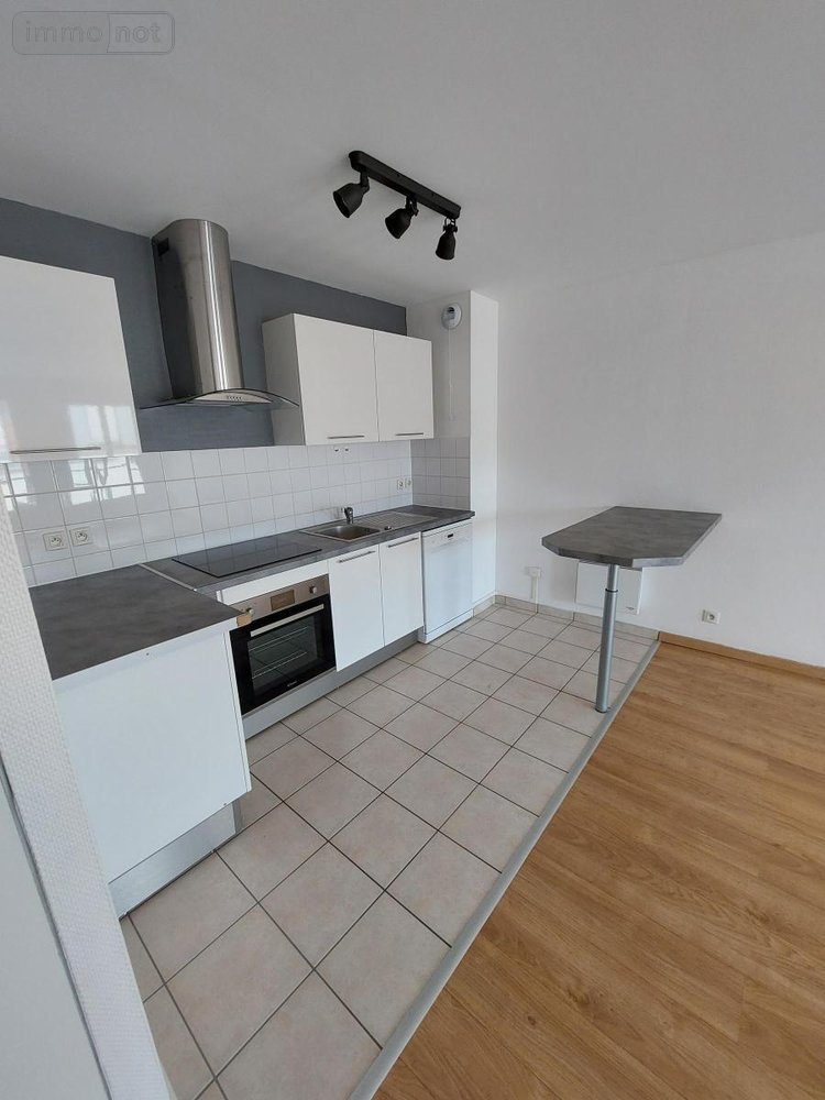 Location appartement Reims 51100 Marne 63 m2 3 pièces 780 euros