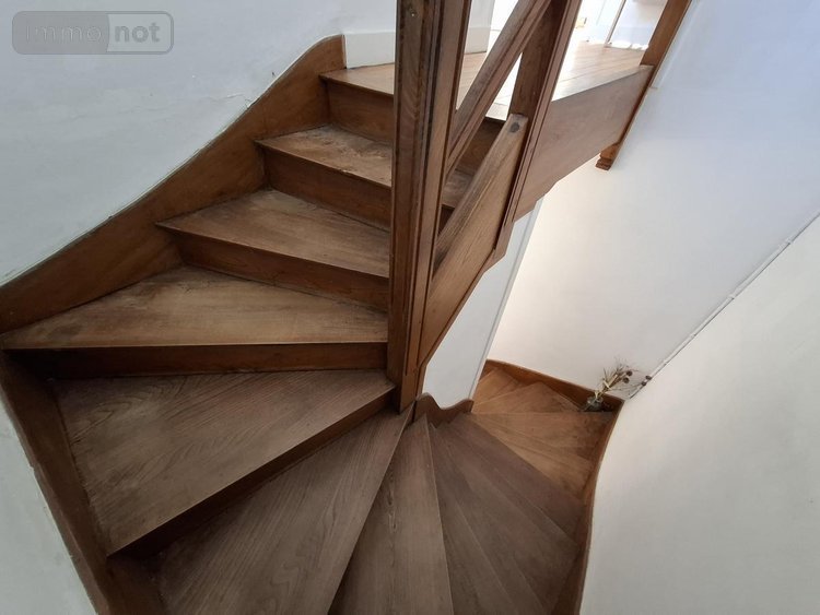 Maison a vendre Saintes 17100 Charente-Maritime 75 m2 4 pièces 199348 euros