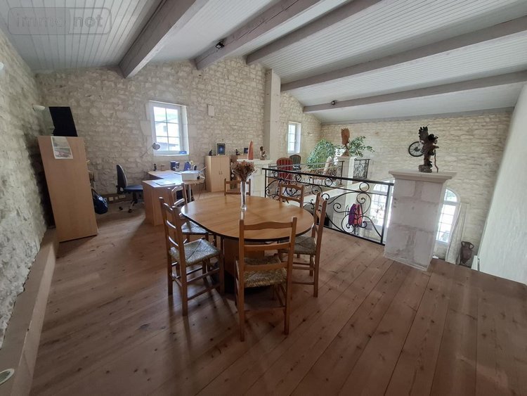 Maison a vendre Saintes 17100 Charente-Maritime 405 m2 11 pièces 500000 euros