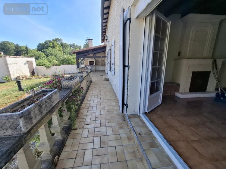 Maison a vendre Saintes 17100 Charente-Maritime 119 m2 4 pièces 215086 euros