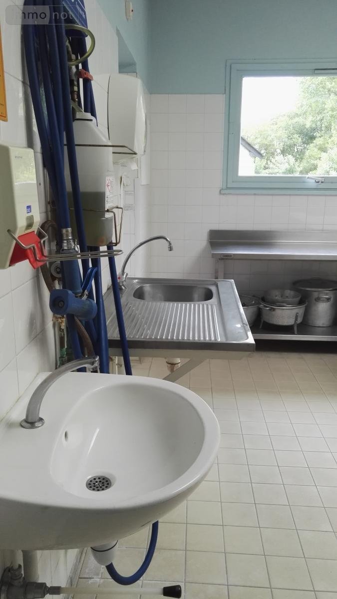 Immeuble a vendre Hémonstoir 22600 Côtes-d'Armor 800 m2  332800 euros