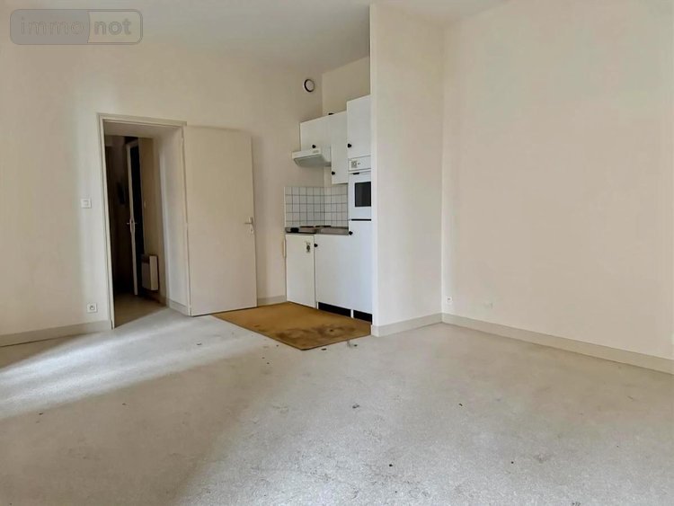 Immeuble a vendre Guingamp 22200 Côtes-d'Armor 700 m2  549920 euros