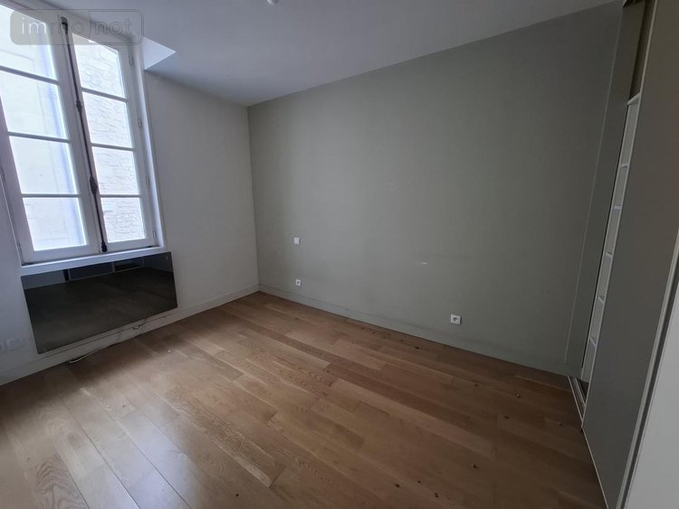 Immeuble a vendre Saintes 17100 Charente-Maritime 332 m2  462000 euros