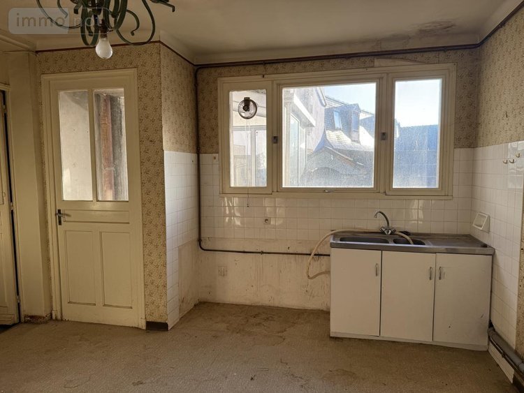 Maison a vendre Loudéac 22600 Côtes-d'Armor 185 m2  105520 euros