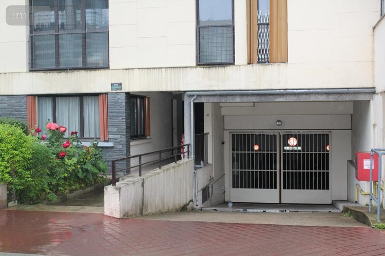 Garage et parking a vendre Montrouge 92120 Hauts-de-Seine 10 m2  19000 euros