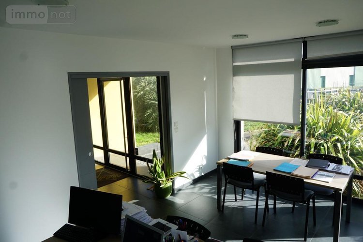 Fonds et murs commerciaux a vendre Merlevenez 56700 Morbihan 79 m2  260400 euros