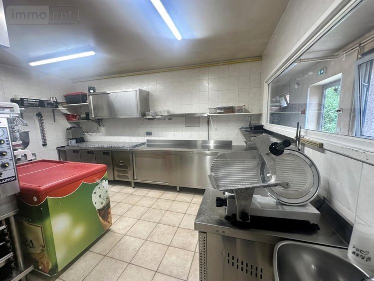 Fonds et murs commerciaux a vendre Anglards-de-Saint-Flour 15100 Cantal 850 m2  890000 euros