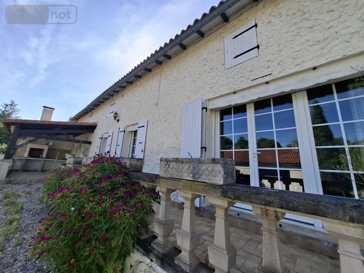 Maison a vendre Saintes 17100 Charente-Maritime 119 m2 4 pièces 215086 euros