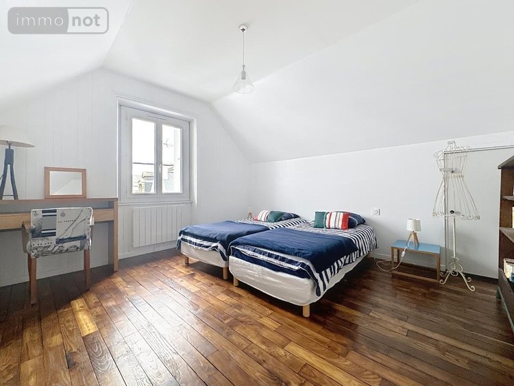 Immeuble a vendre Riantec 56670 Morbihan 183 m2  374400 euros